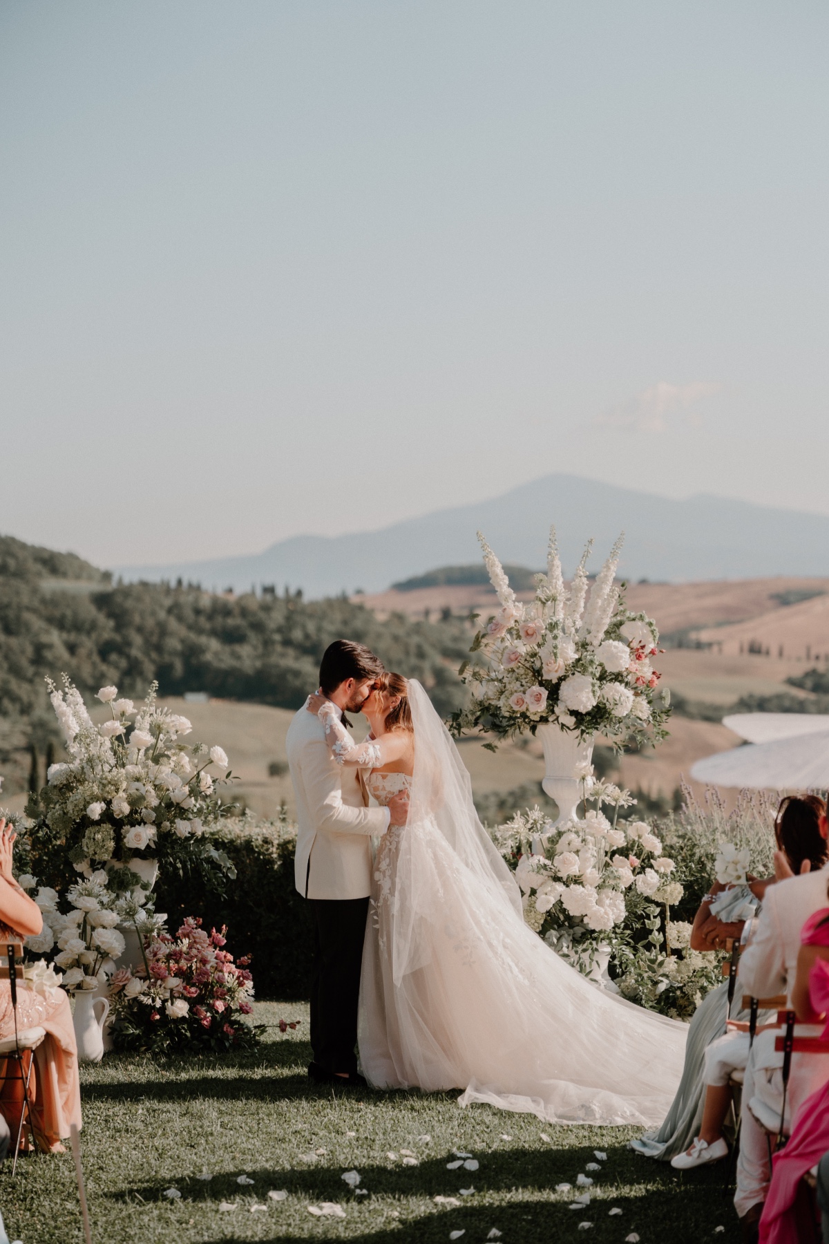 wedding ceremony in tuscany