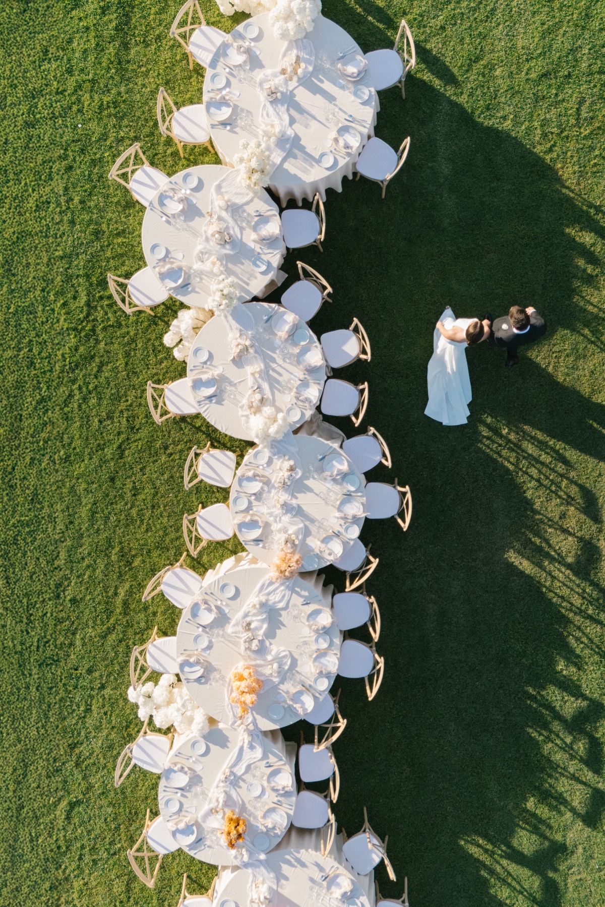 caterpillar table arrangement