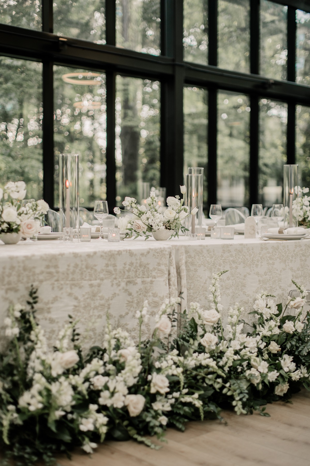 romantic and neutral wedding decor