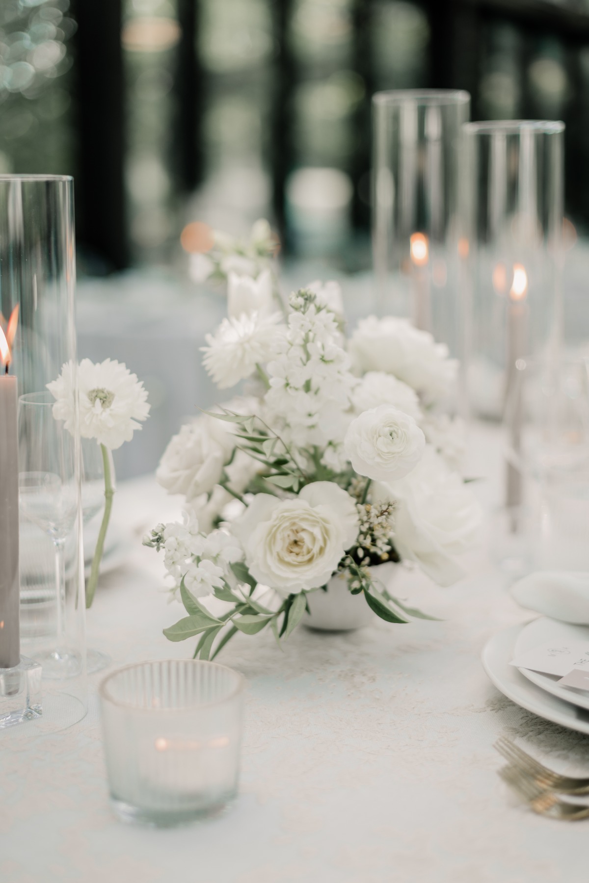 white wedding flower ideas