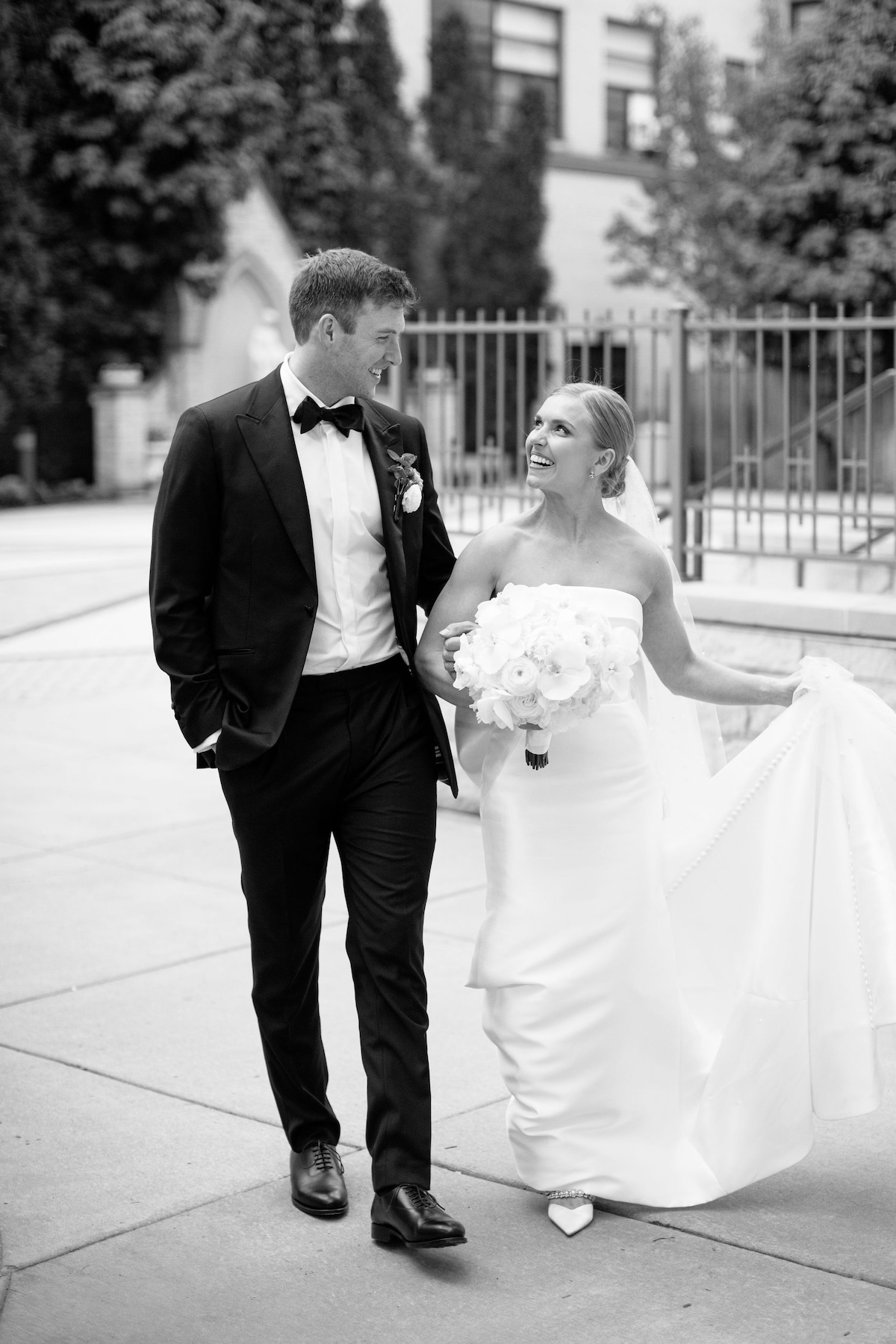 nicodemcreative-mackenziemaxwedding-theadlerplanetariumchicago-527