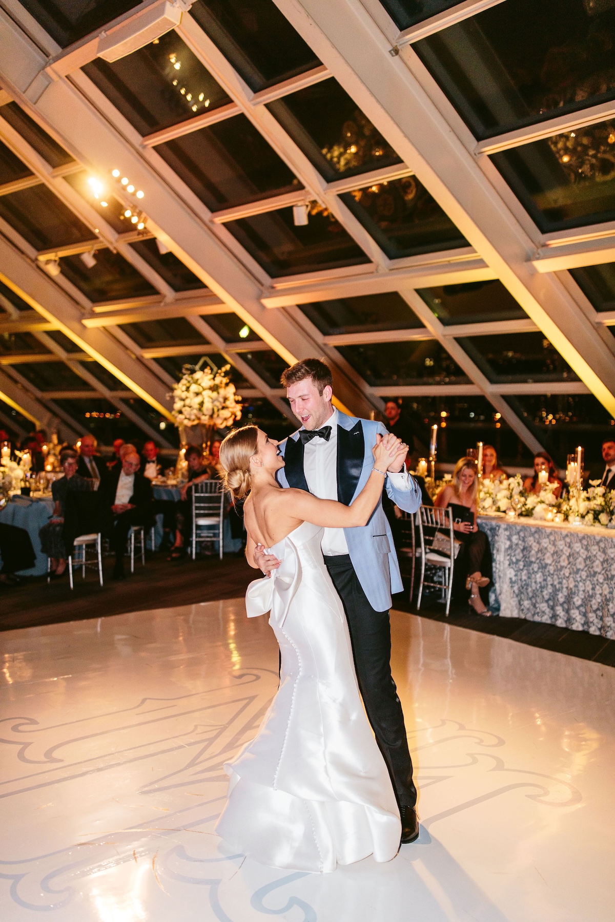 nicodemcreative-mackenziemaxwedding-theadlerplanetariumchicago-982