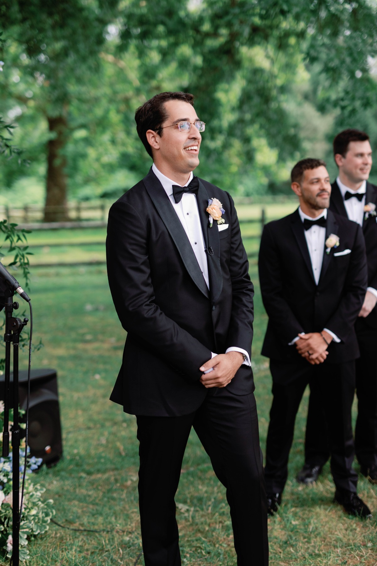 groom waiting for bride