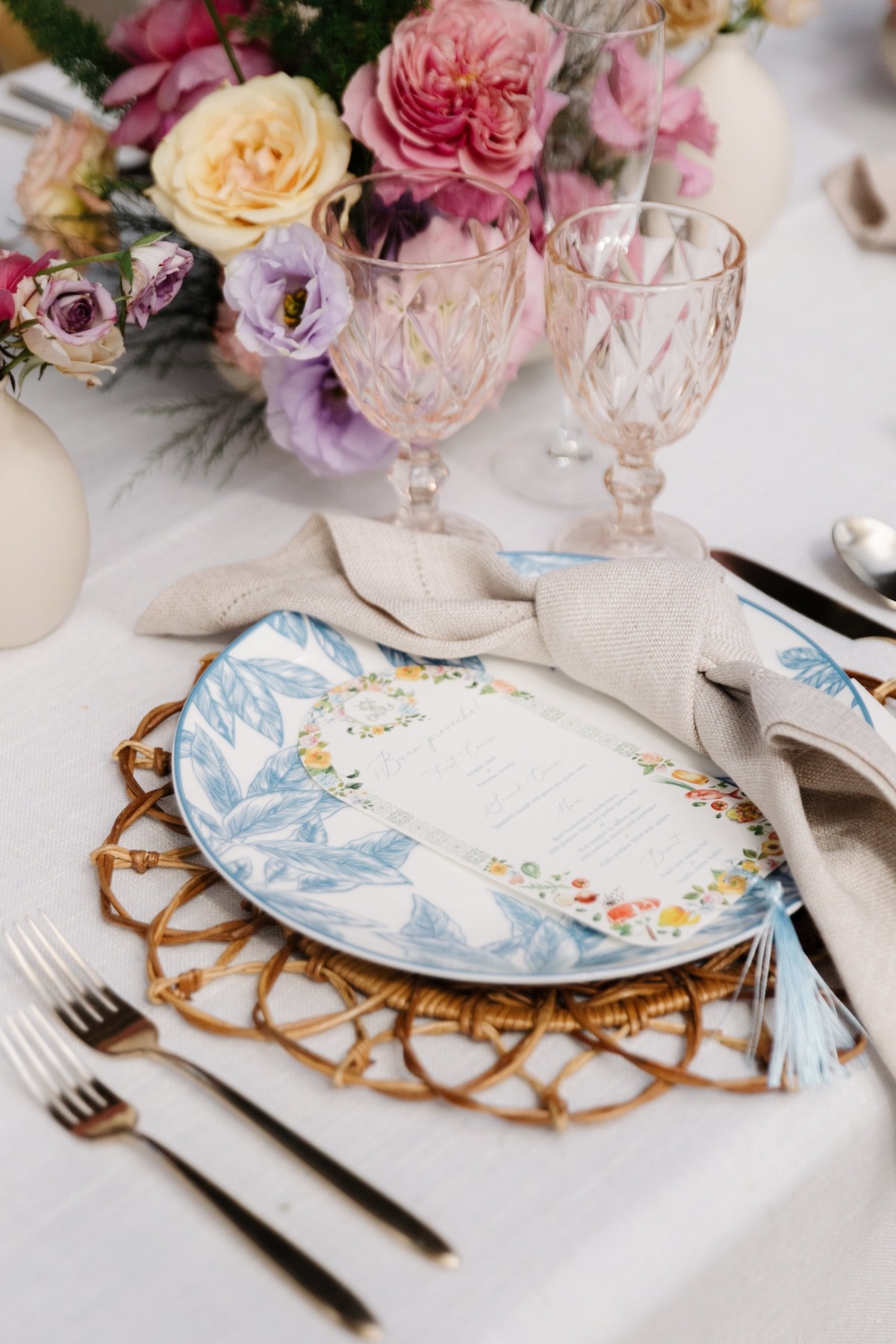 pretty pastel tropical wedding decor