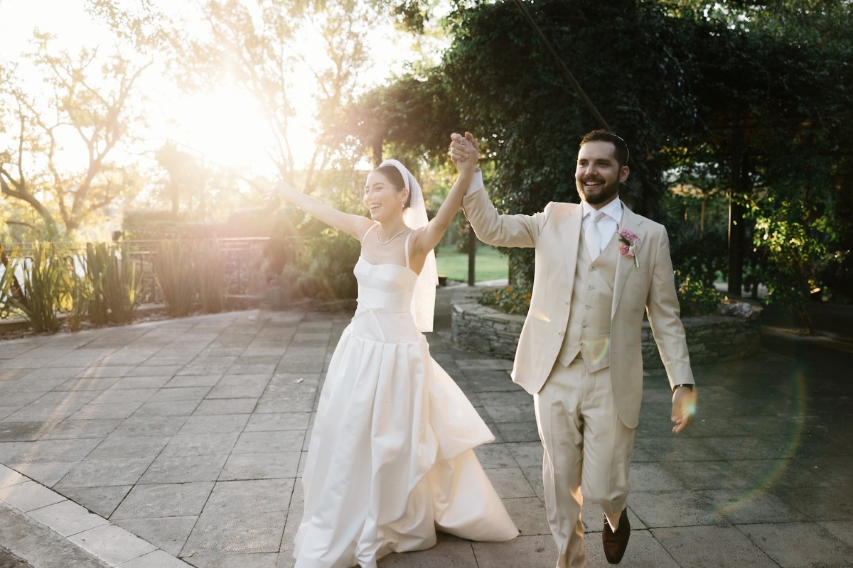just married photo ideas