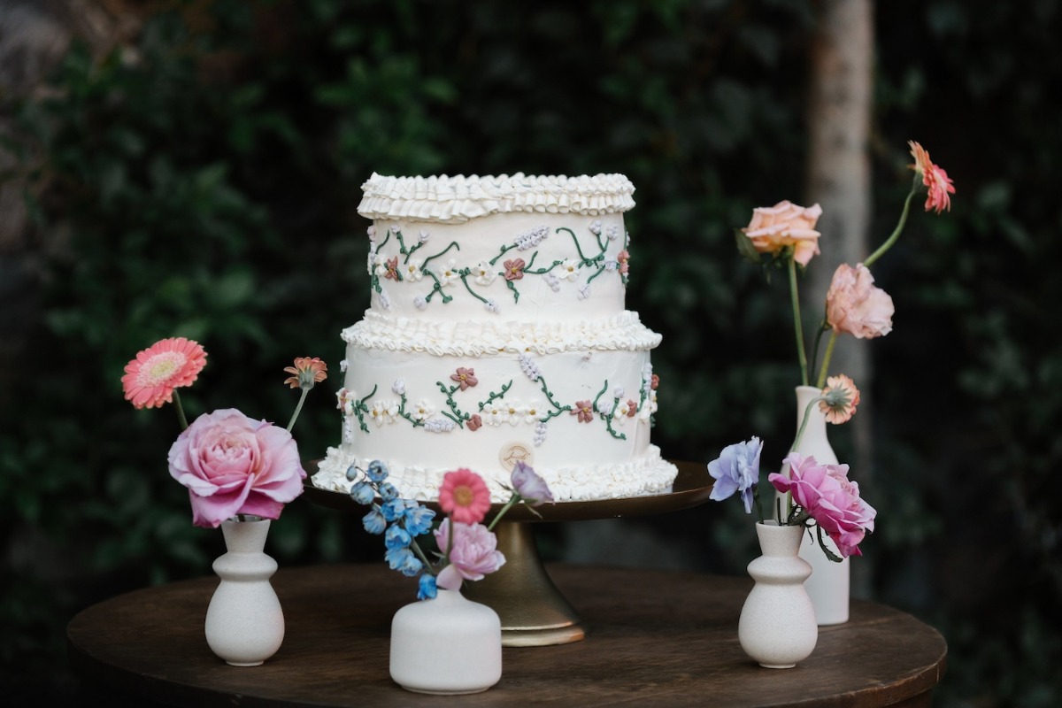 vintage inspired wedding cake