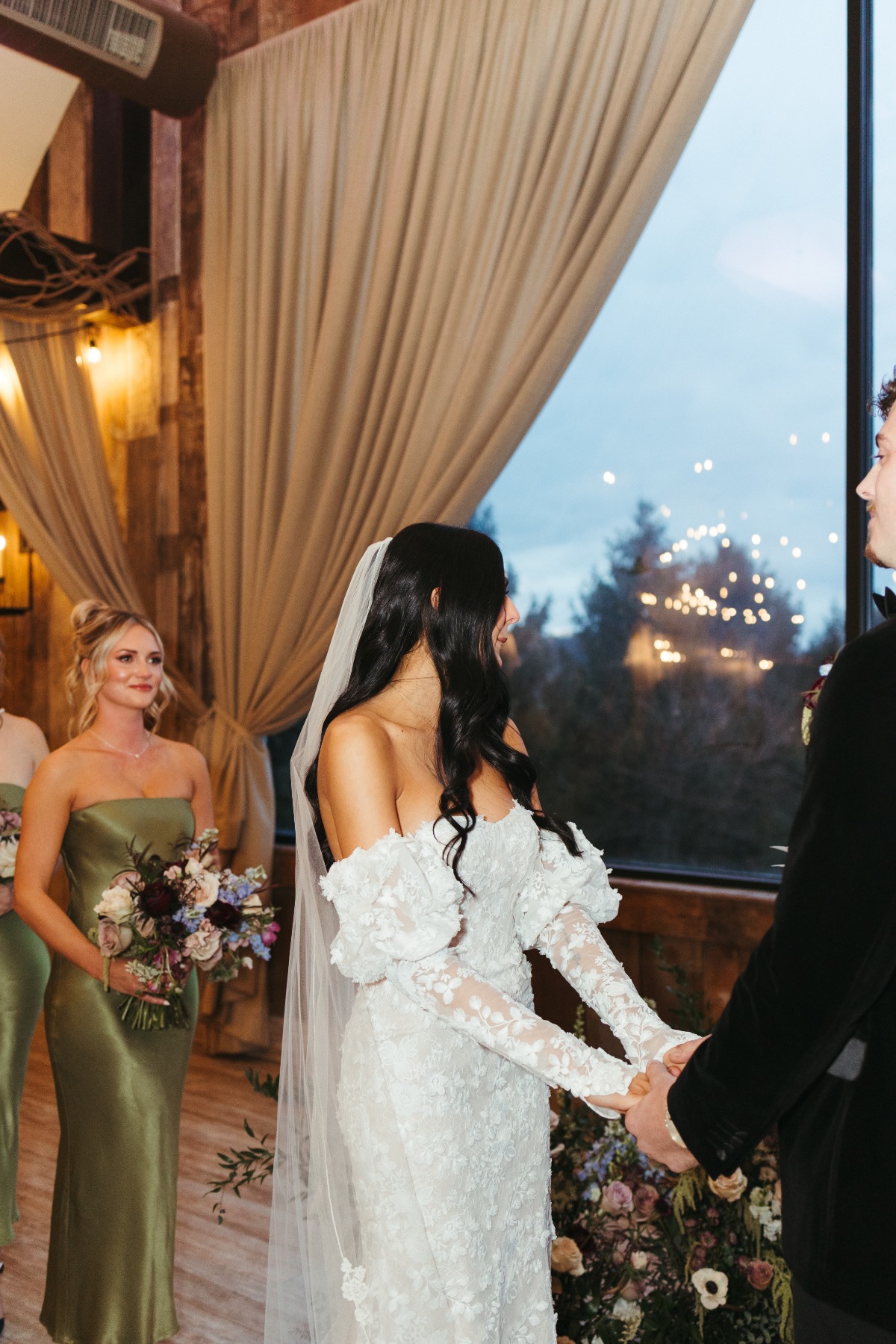 long sleeve lace wedding dress