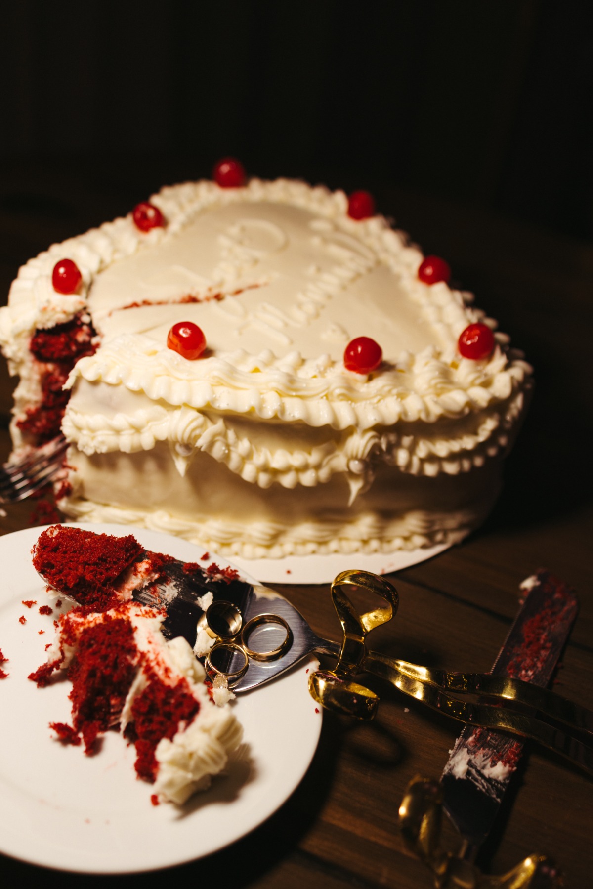 heart shaped wedding cake