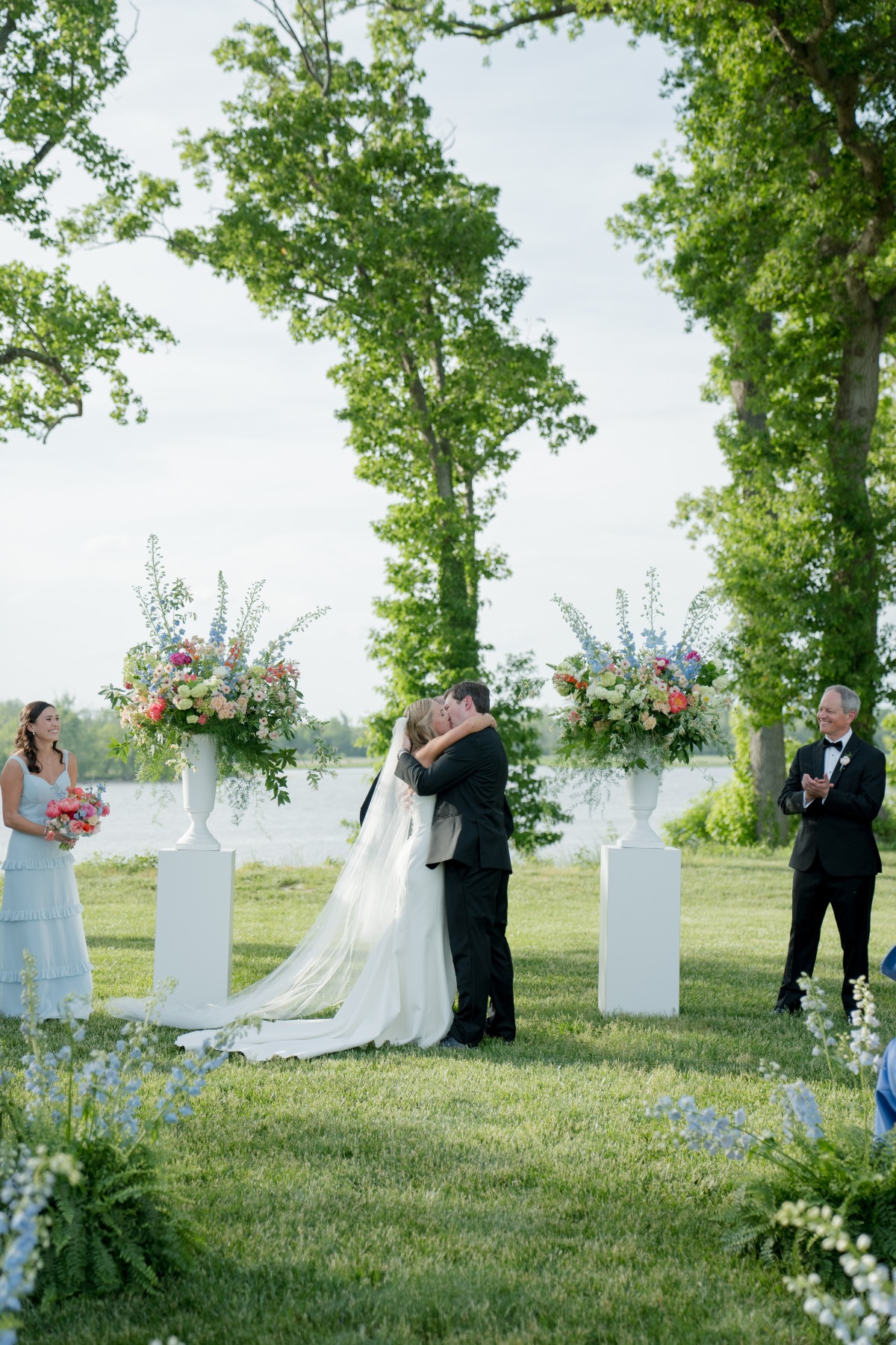 colorful floral pillars for wedding
