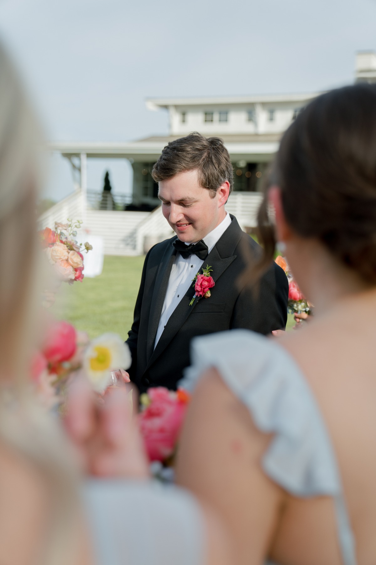 cute groom ceremony photo ideas