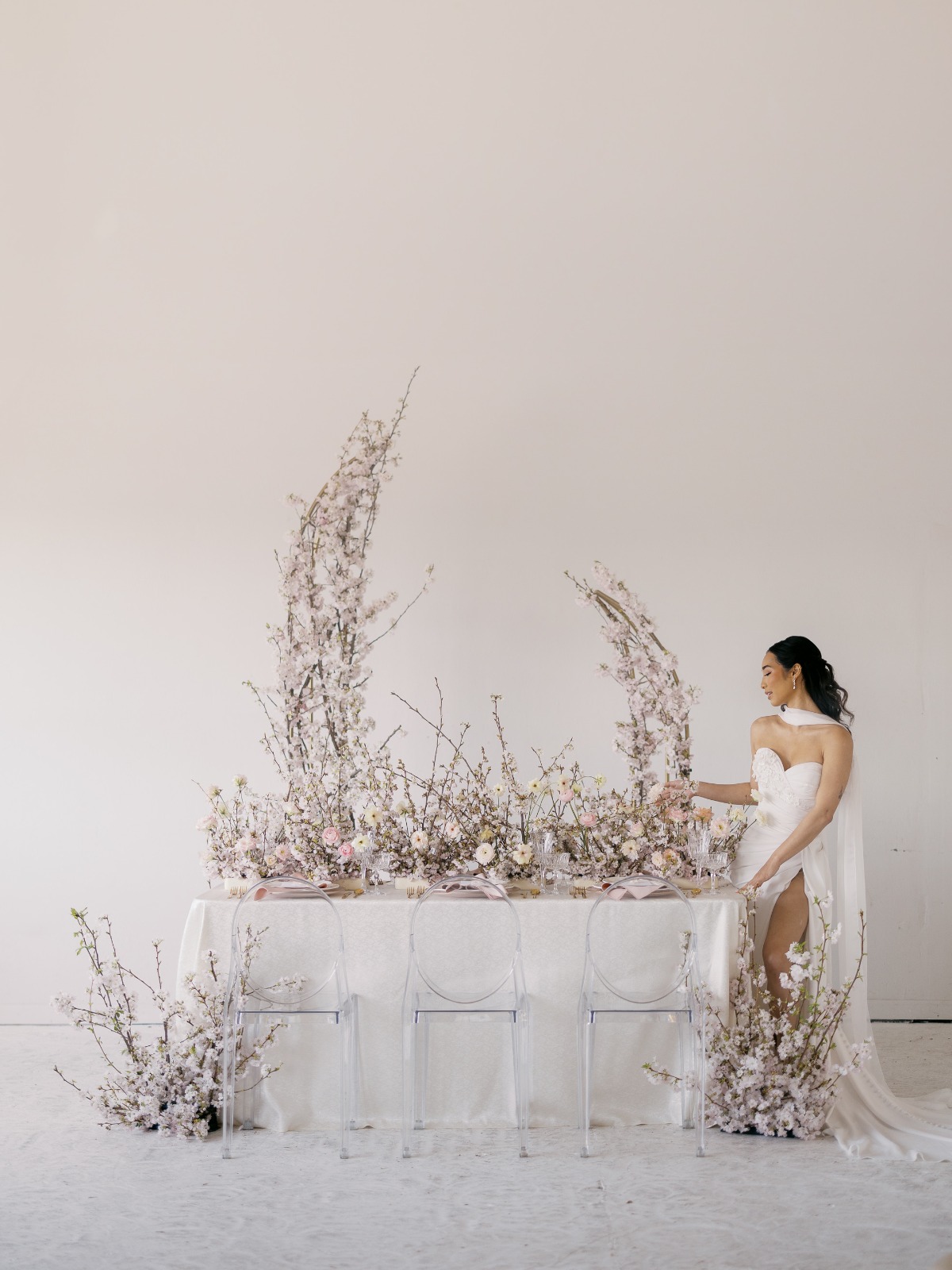 cherry blossom sweetheart table arrangement ideas