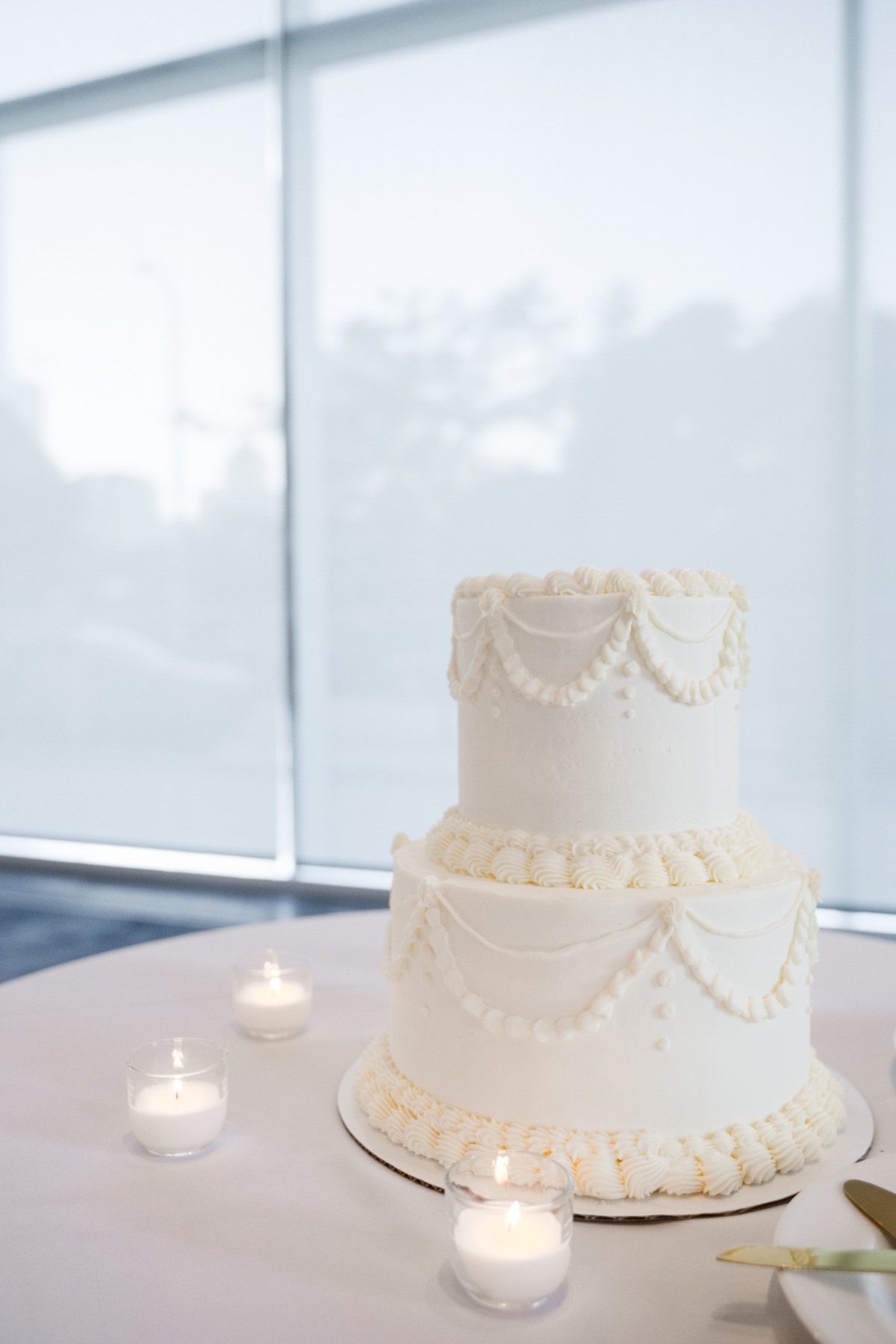 traditional wedding cake