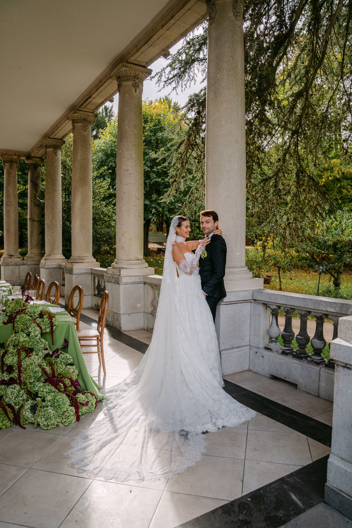 green and burgundy wedding reception ideas