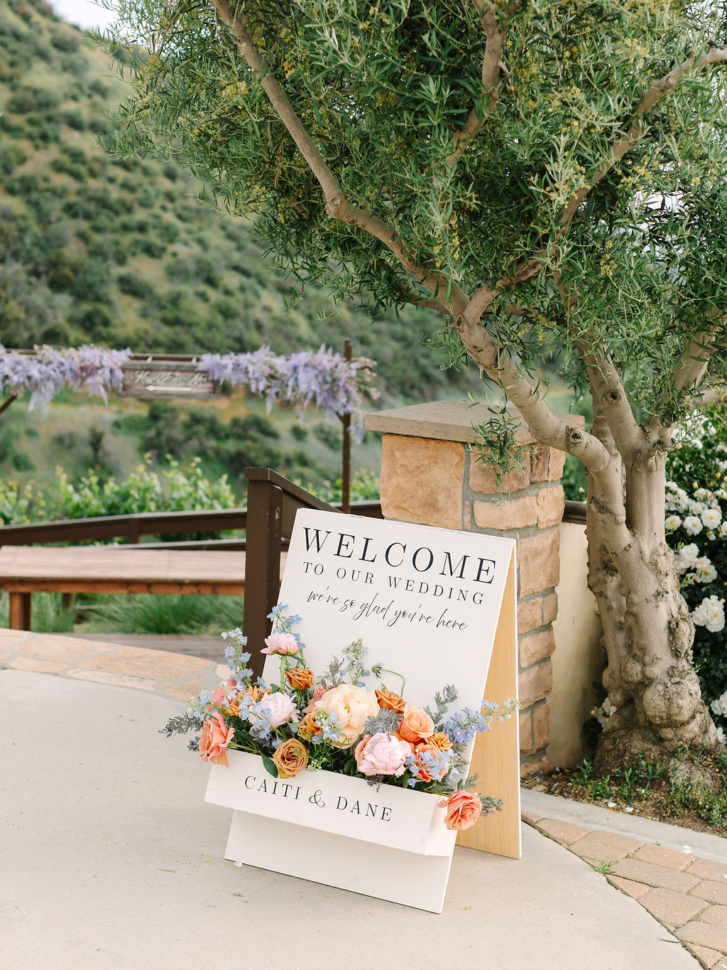 window box welcome sign