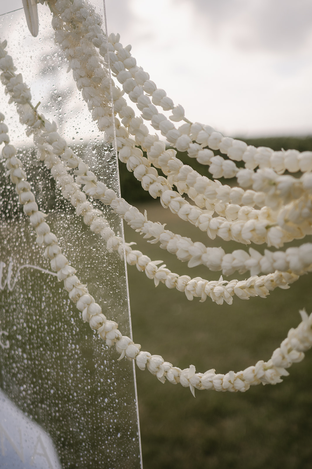 hawaiian decor for wedding