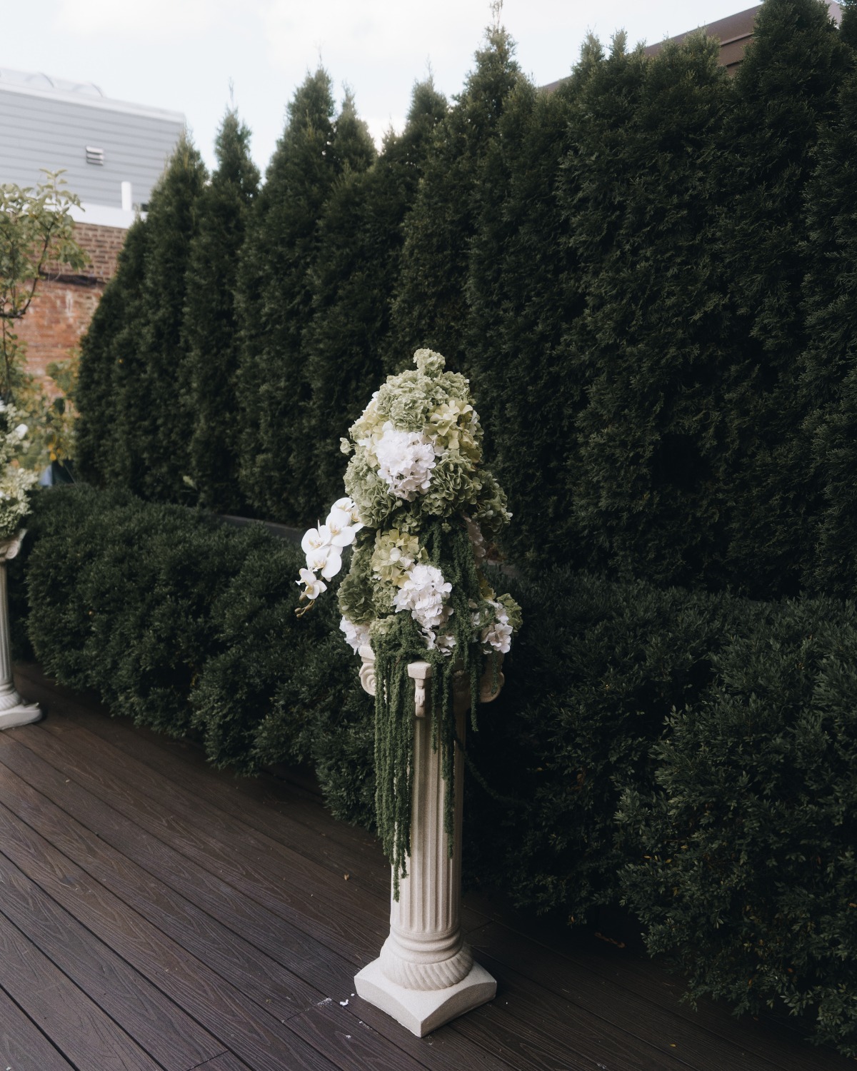 minimalist wedding flower ideas