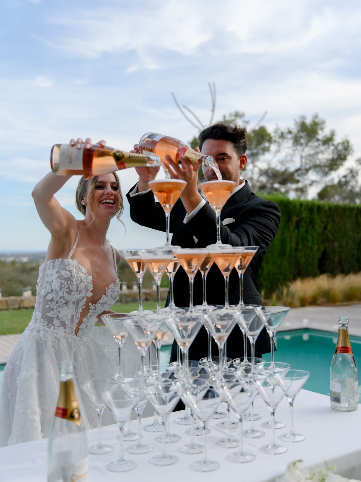 sparkling rose tower ideas for wedding