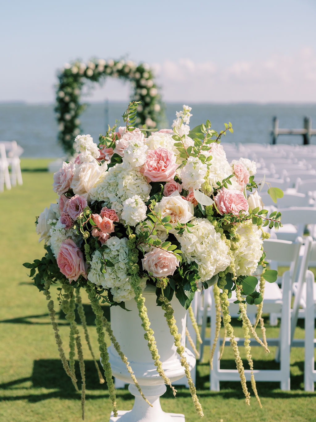 pink and white rose floral arrangement ideas