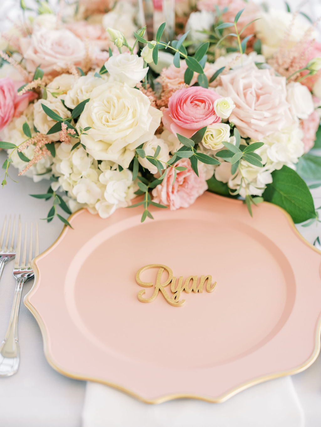 gold name card ideas for weddings