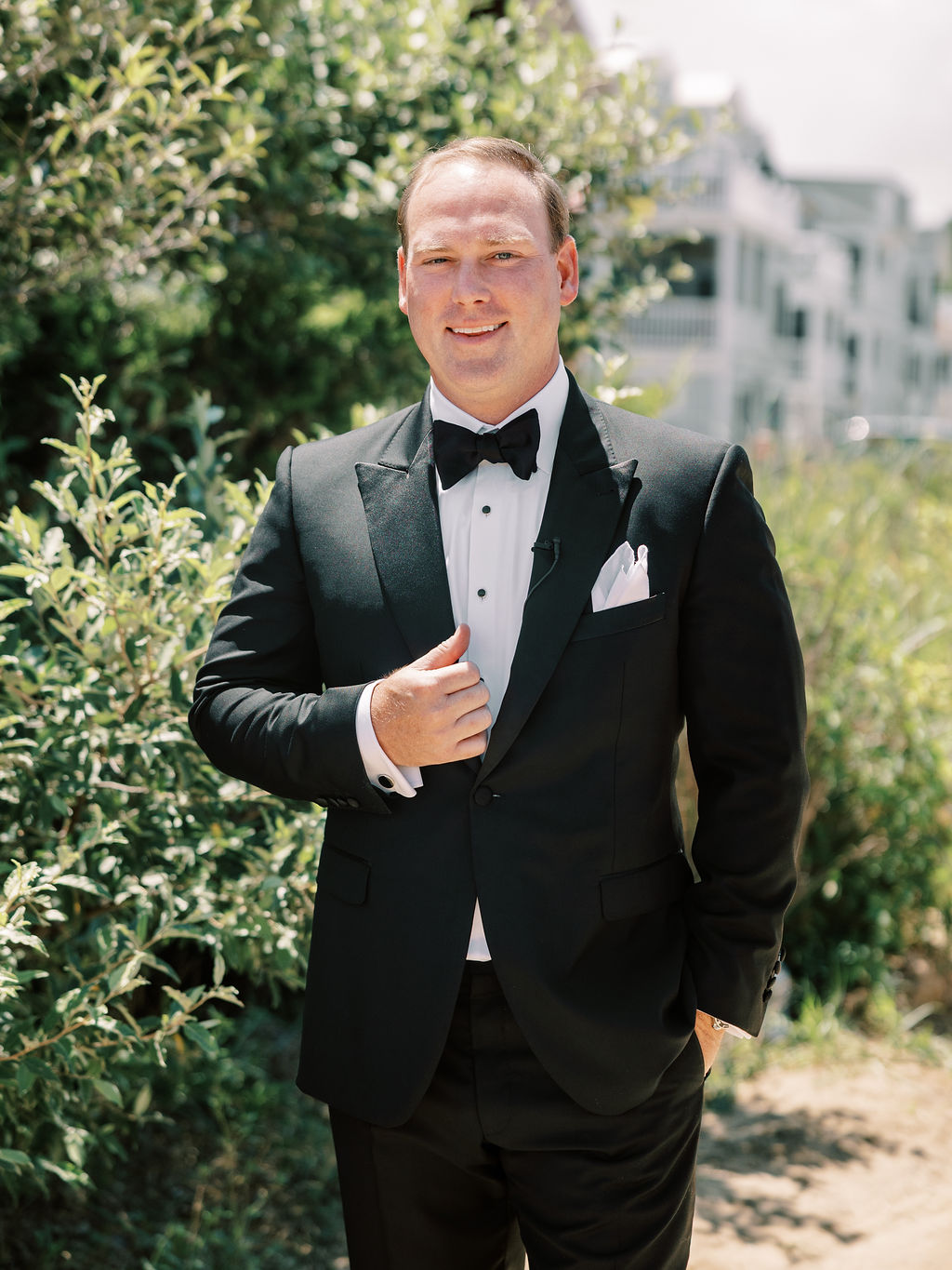 groom in tuxedo