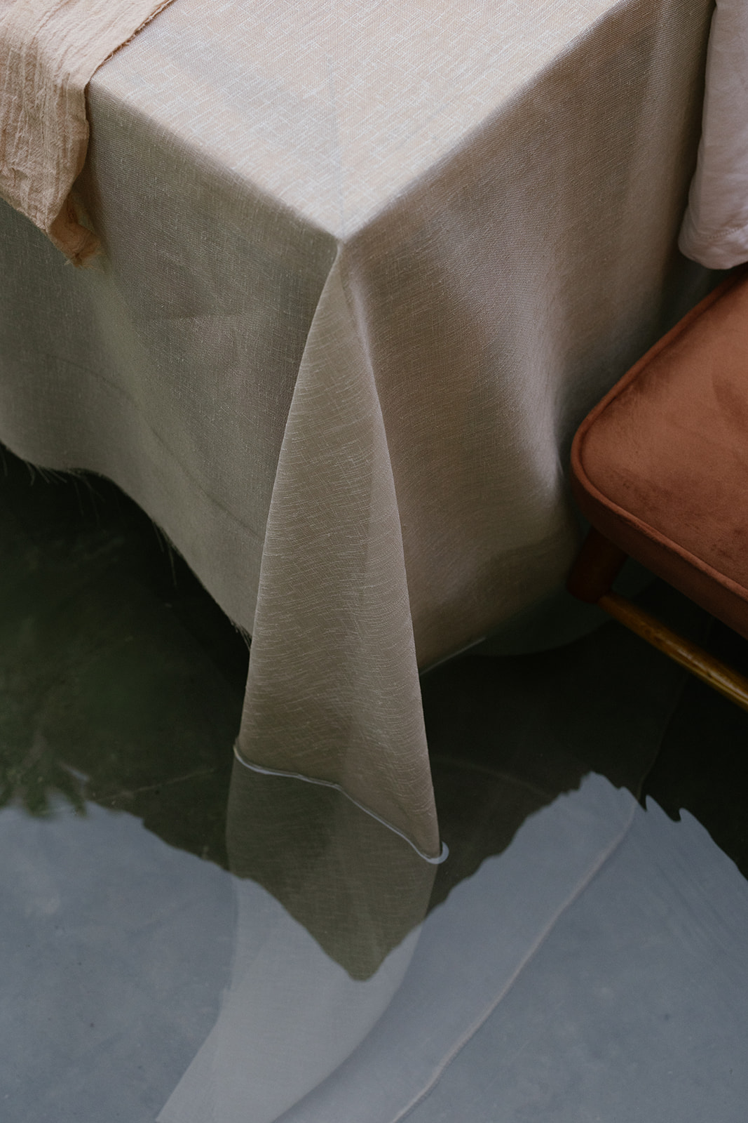 floating wedding reception table