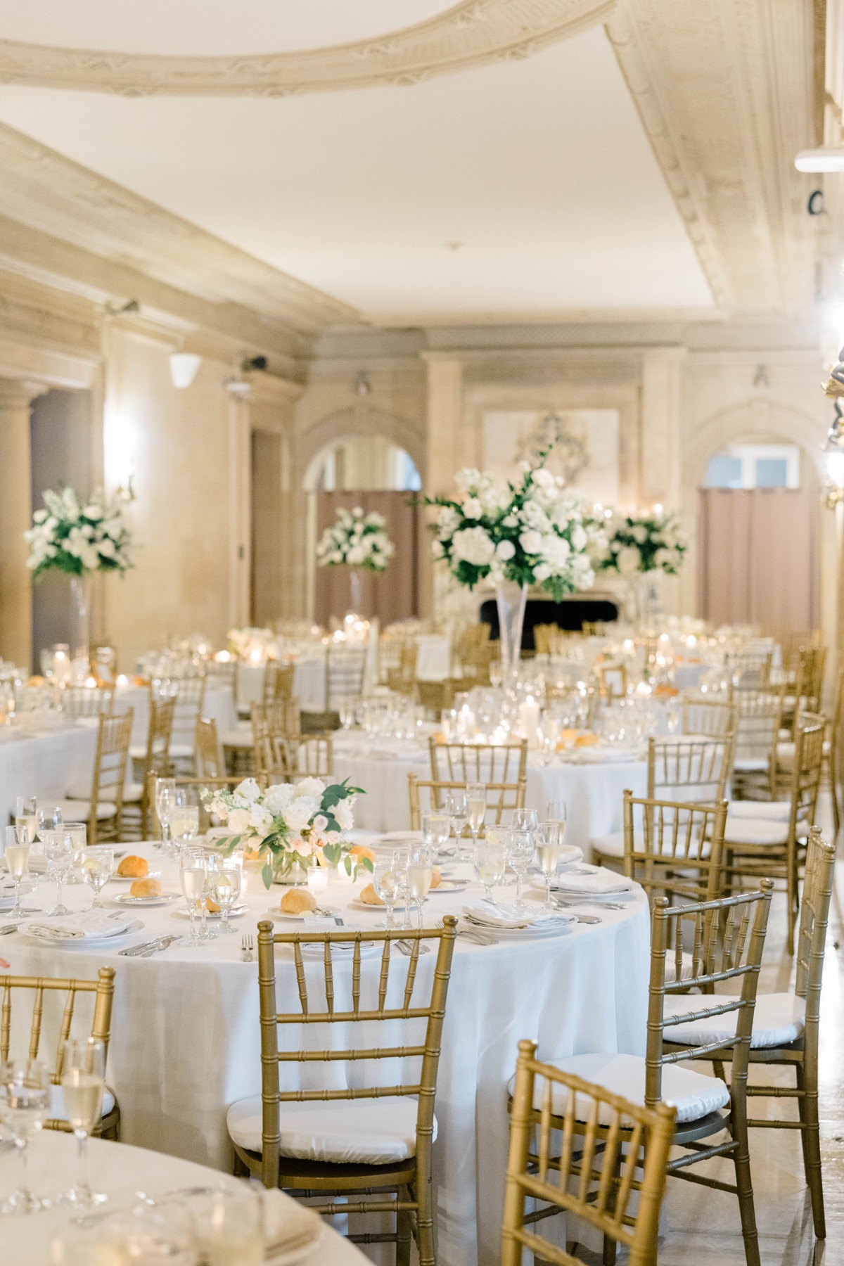 gold and white timeless wedding ideas