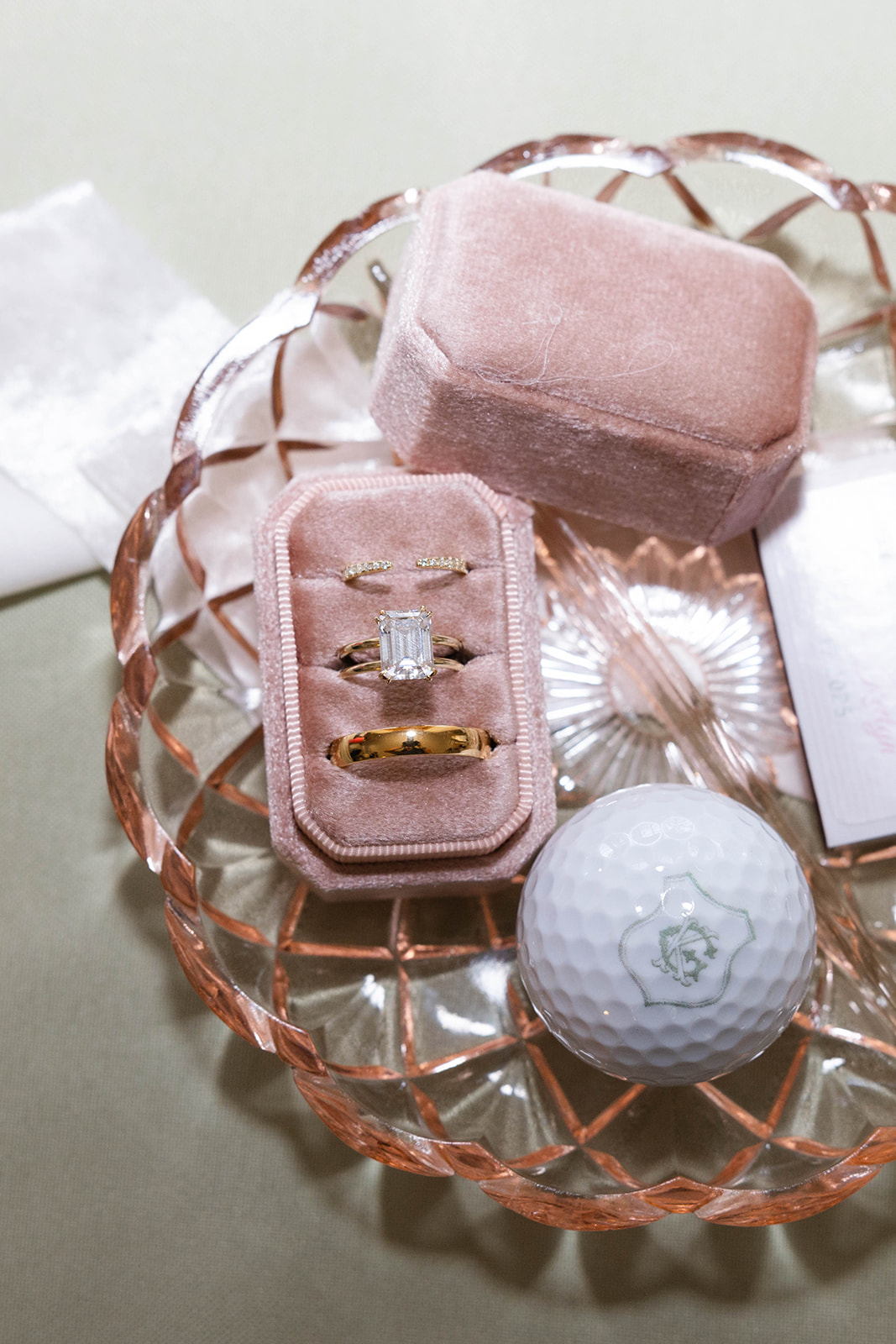custom monogrammed golf balls for wedding favors
