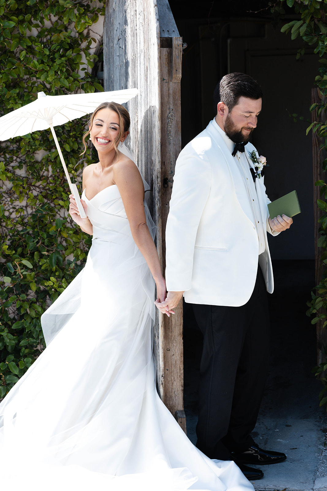 cute first touch ideas for wedding