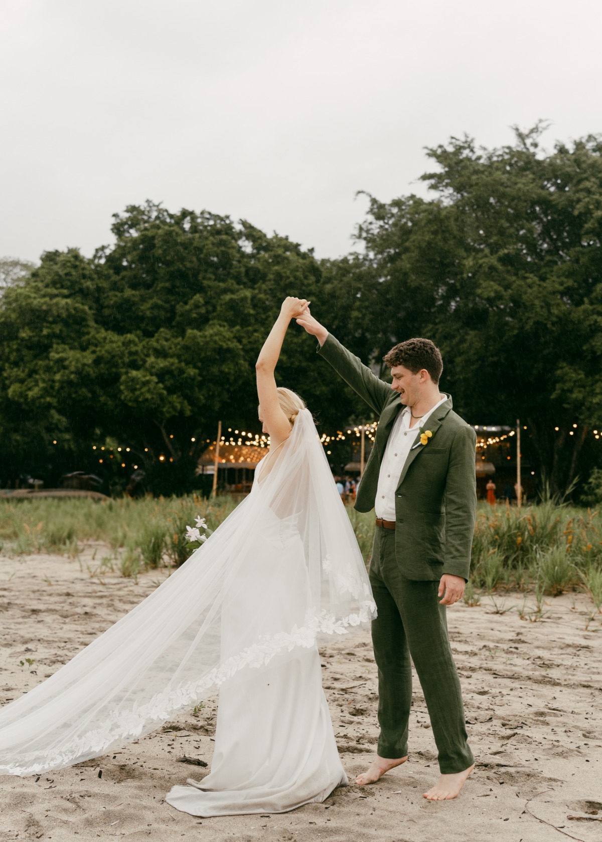 lace-trimmed veil