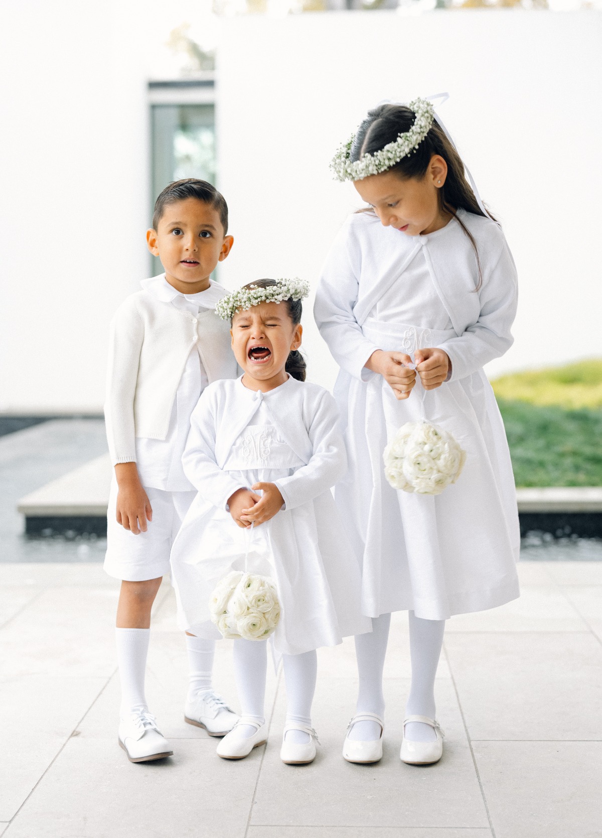 cute flower girl photo ideas
