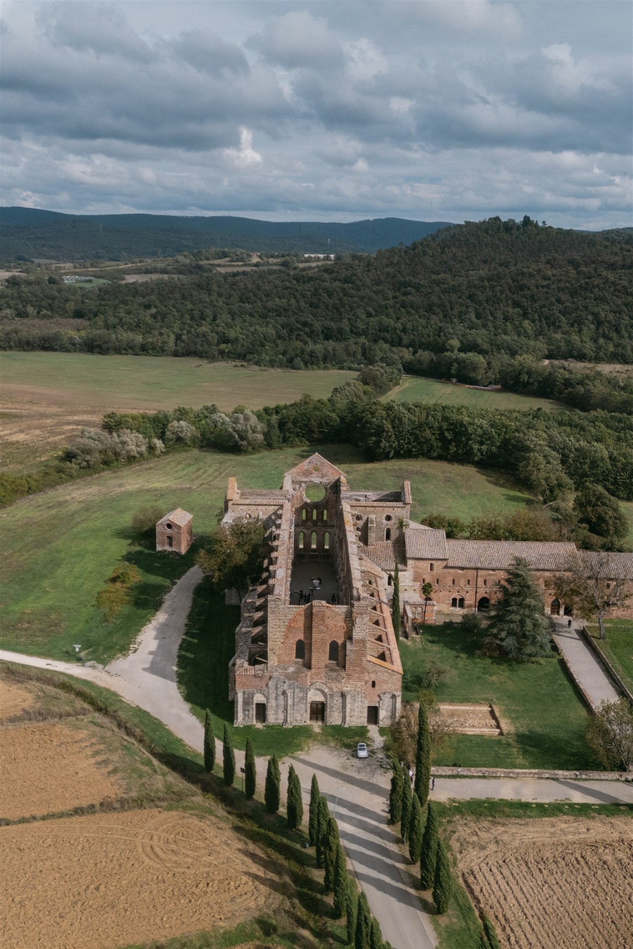 cool historic open air wedding venue in italy galia lahav