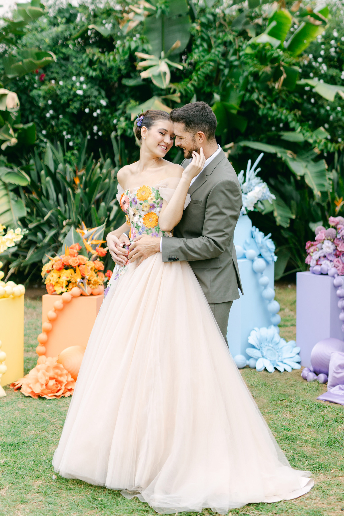 colorful wedding attire ideas