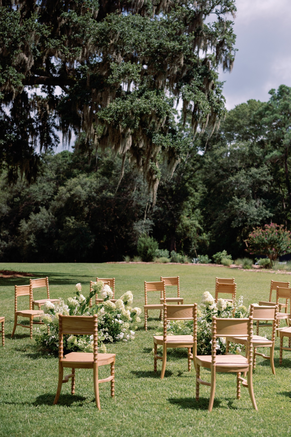 white wedding ceremony in the round