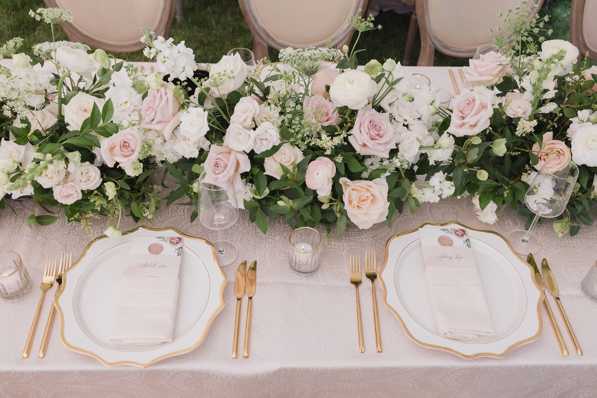 blush gold and ivory wedding tablescape