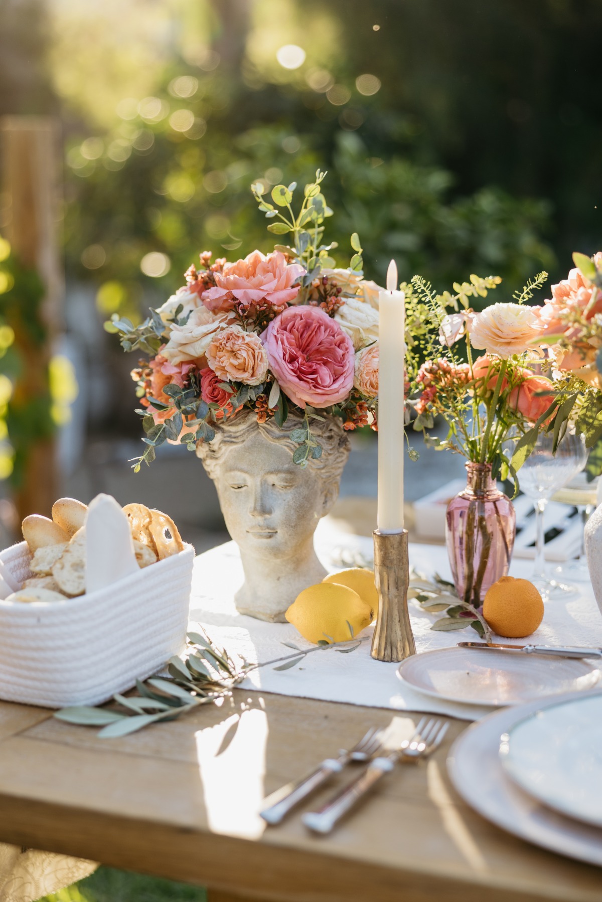 statue vase for wedding table