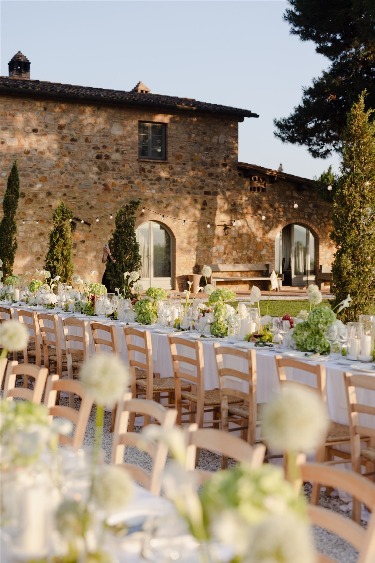 modern wedding reception in tuscany