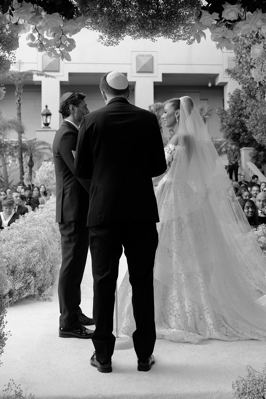279-sarell-kyle-wedding-sabrina-ryan_websize