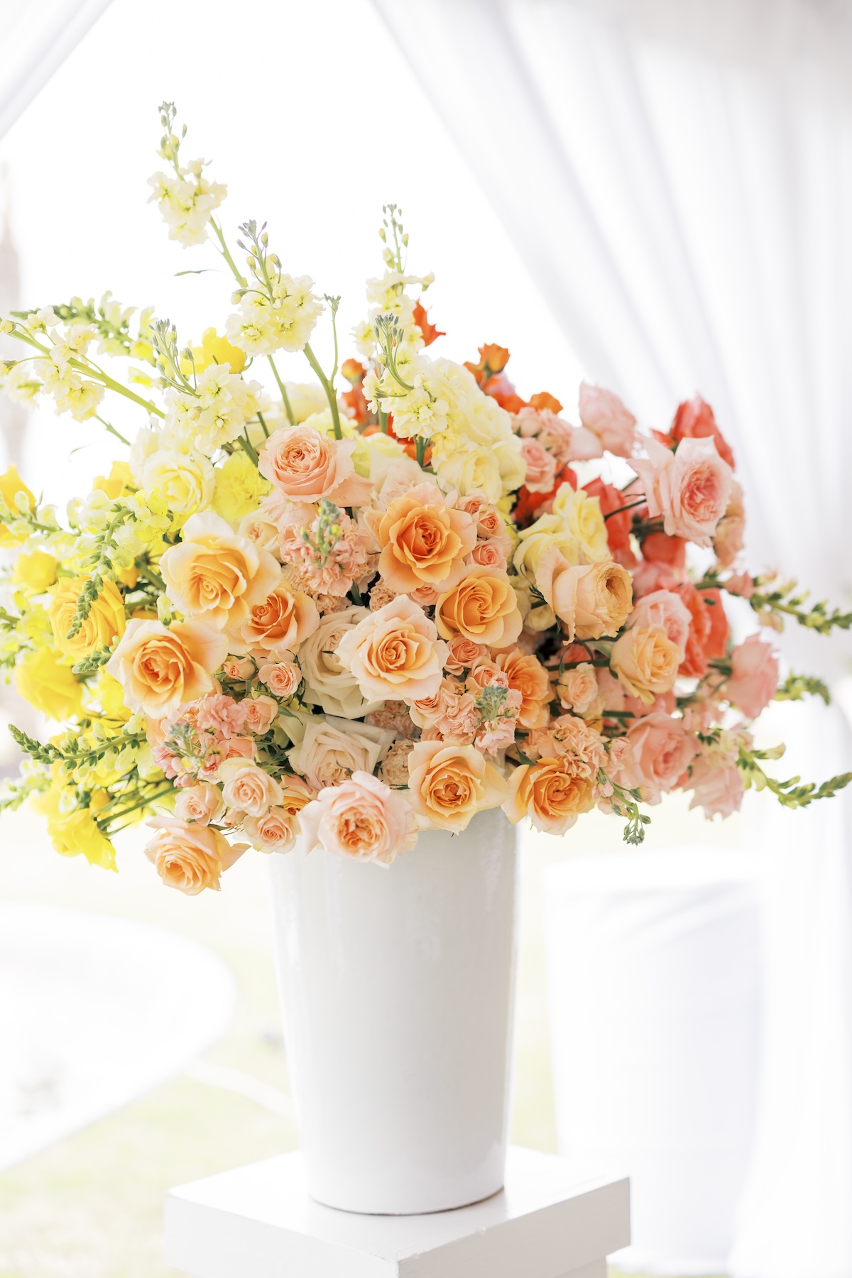 no greenery wedding flowers