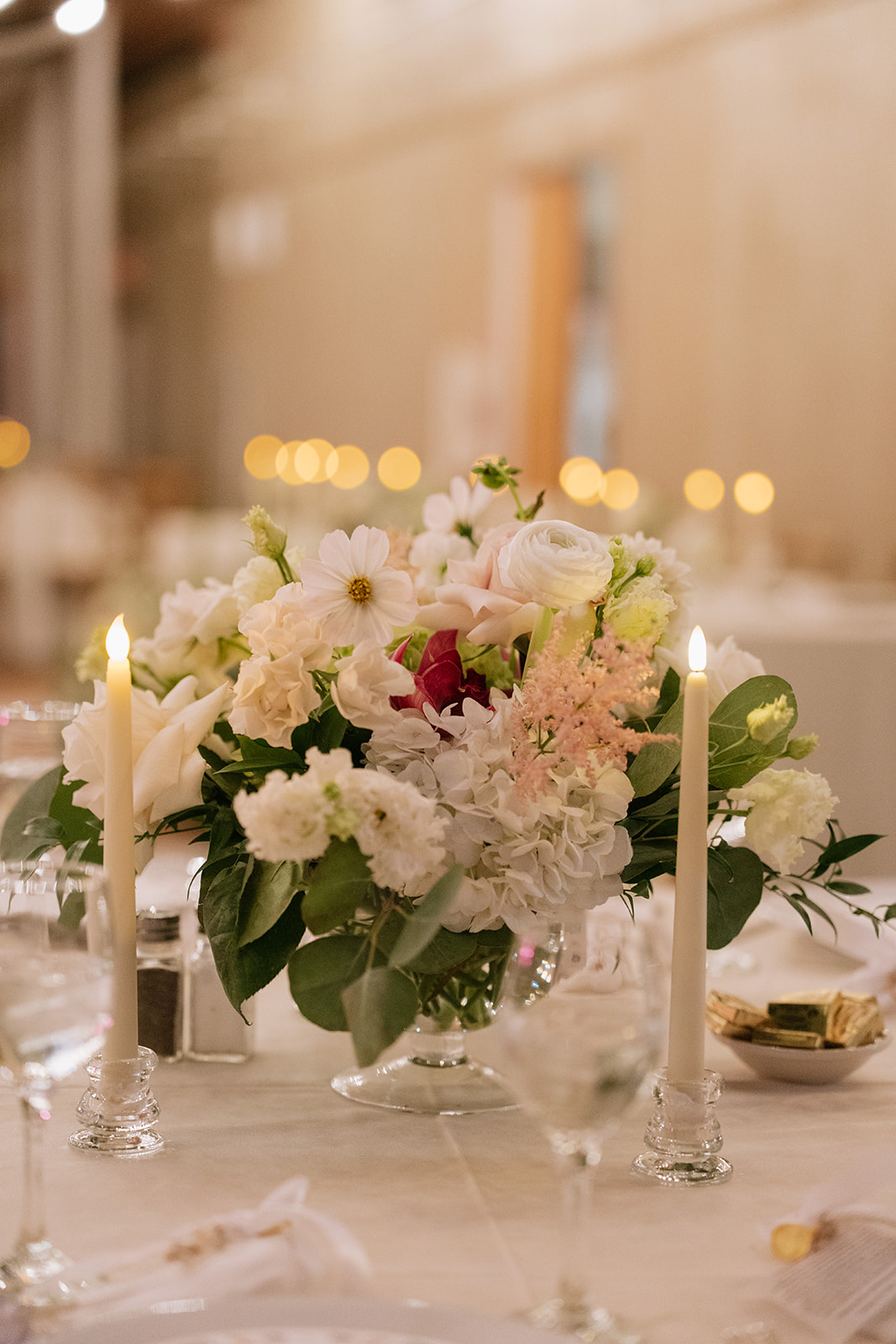 simple wedding flowers