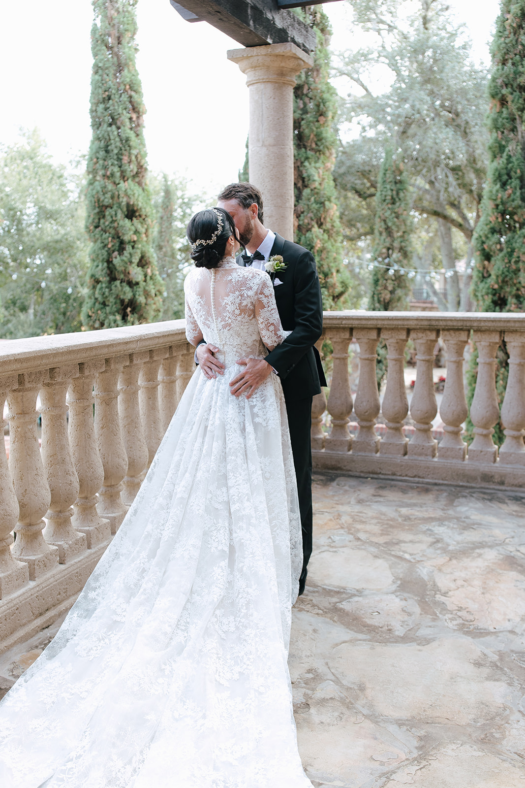 long sleeve lace wedding dress
