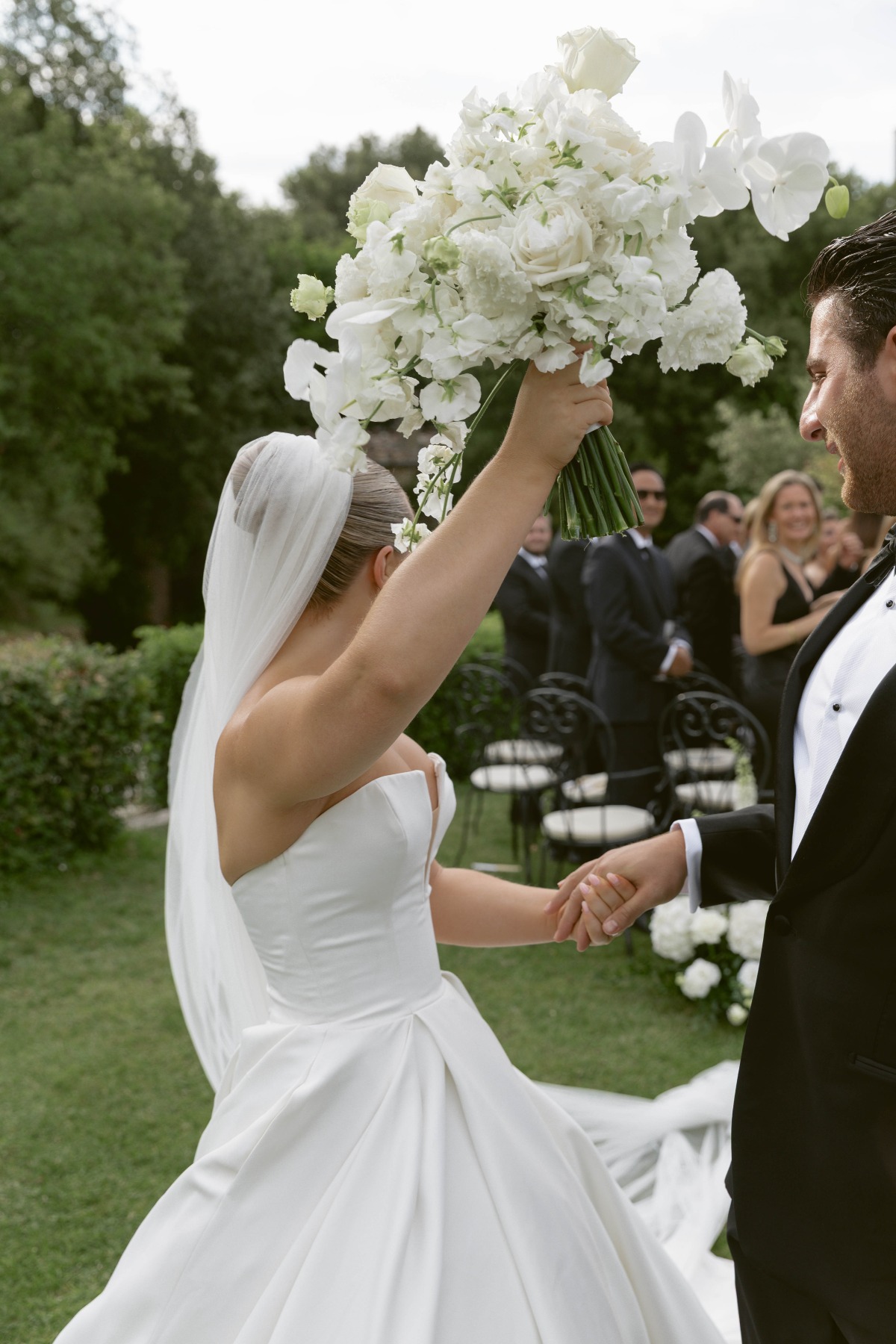large white bridal bouquet