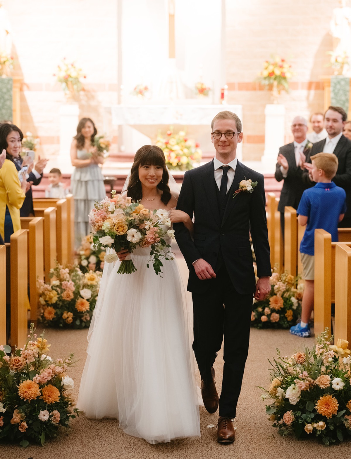how to decorate a church wedding aisle