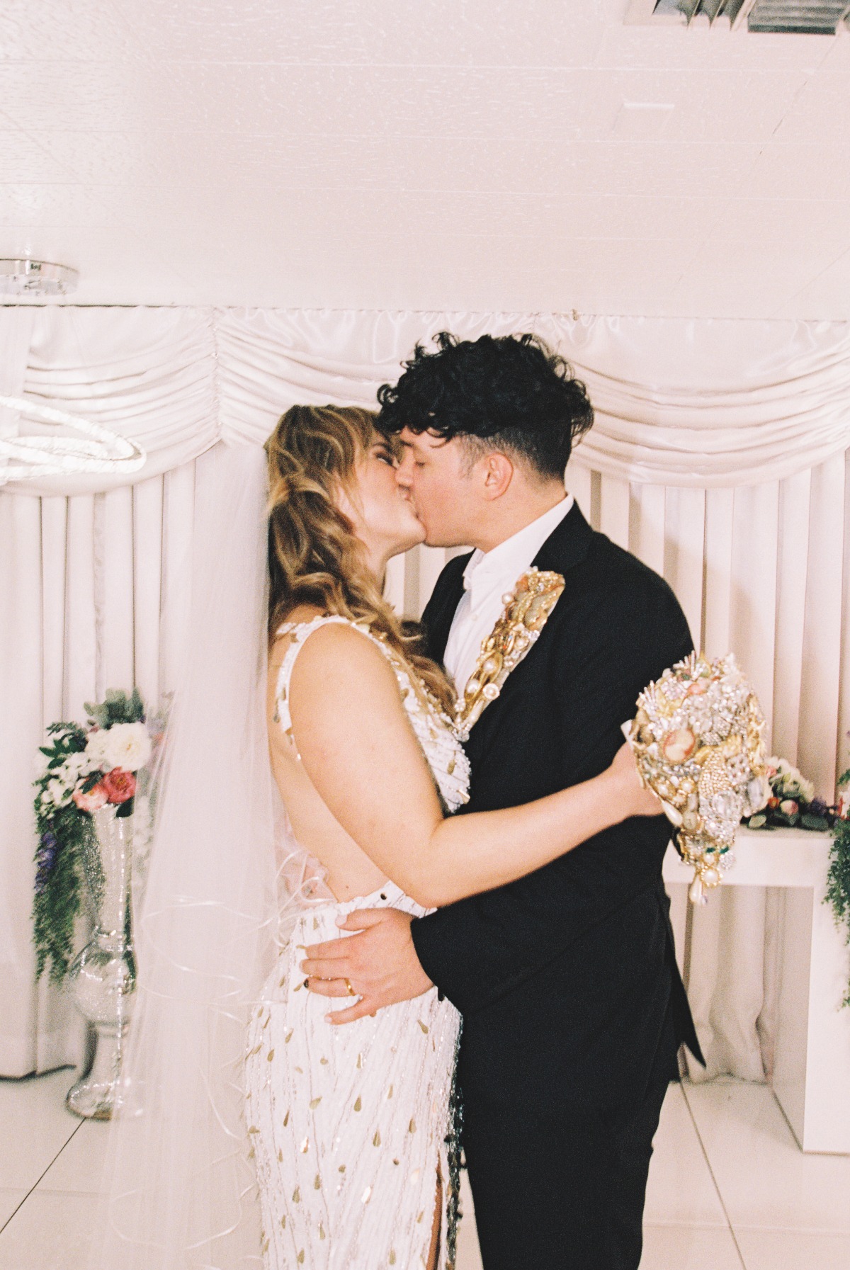 what to wear for a vegas elopement