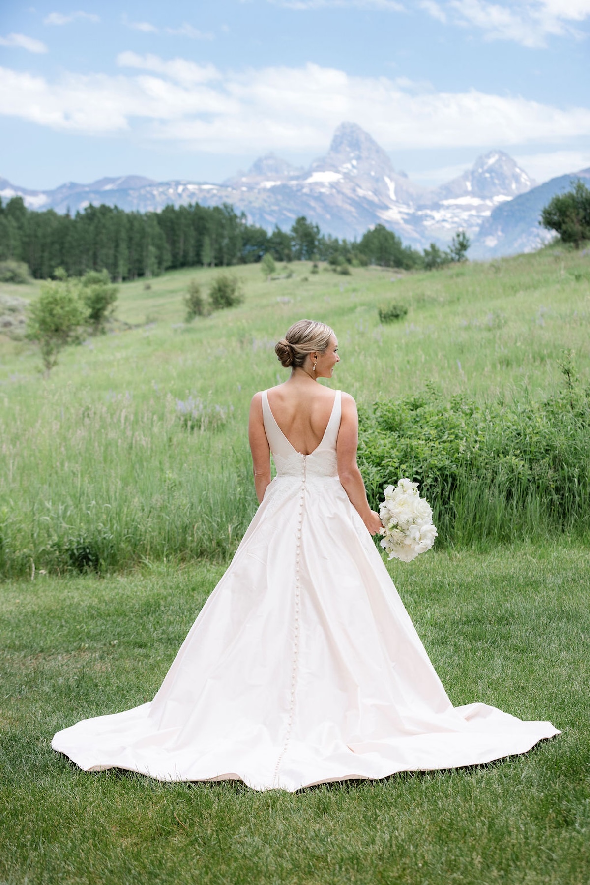 bride in the mountains