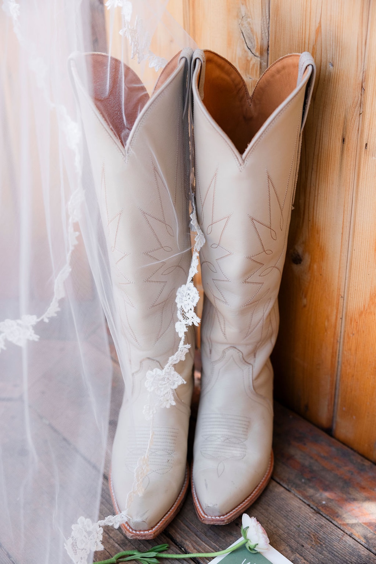 bridal cowgirl boots