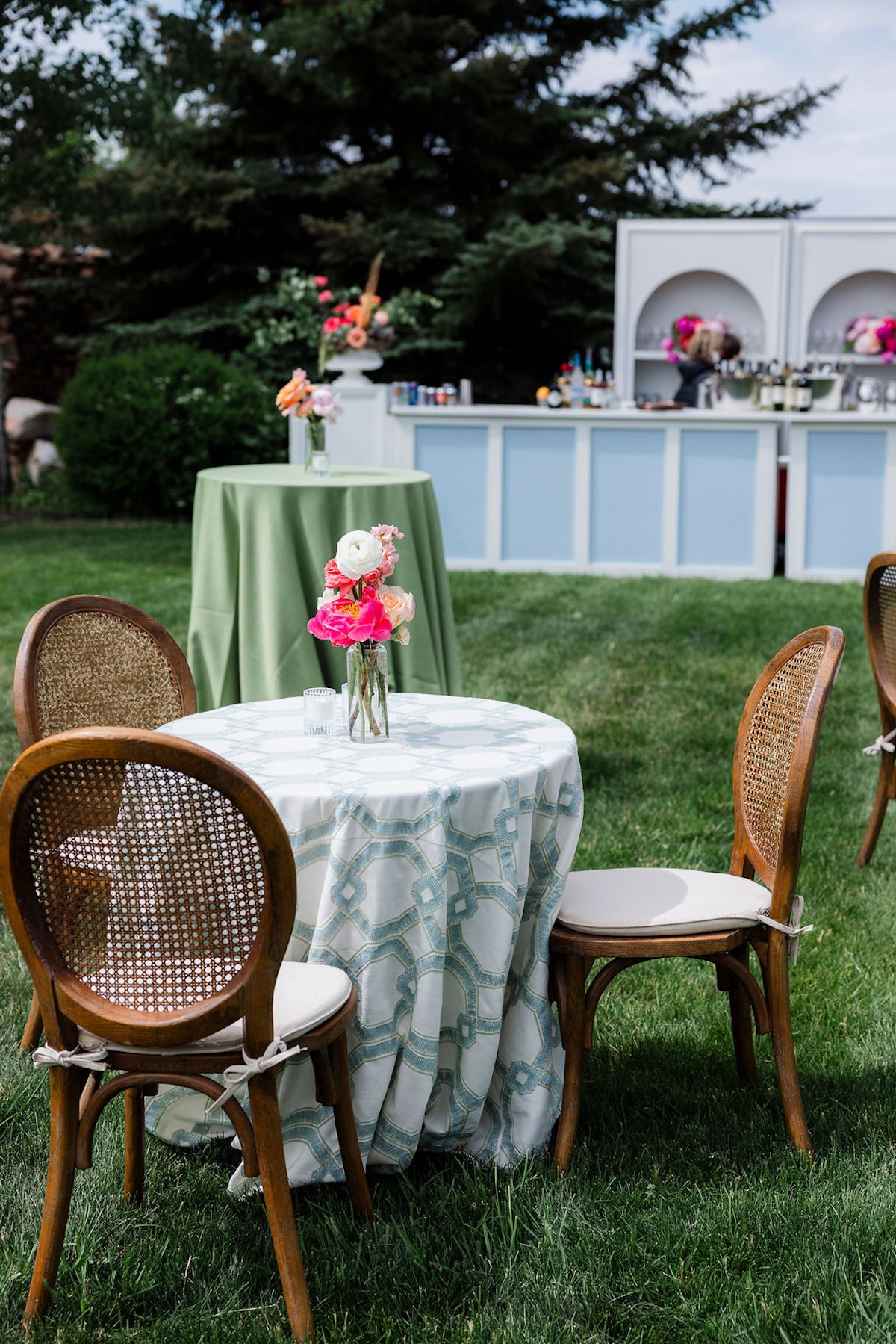 outdoor cocktail hour ideas
