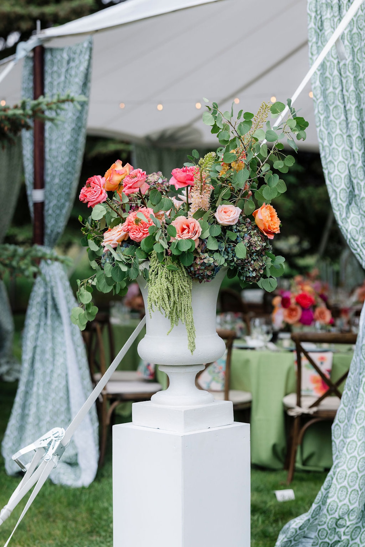 vibrant summer wedding flowers