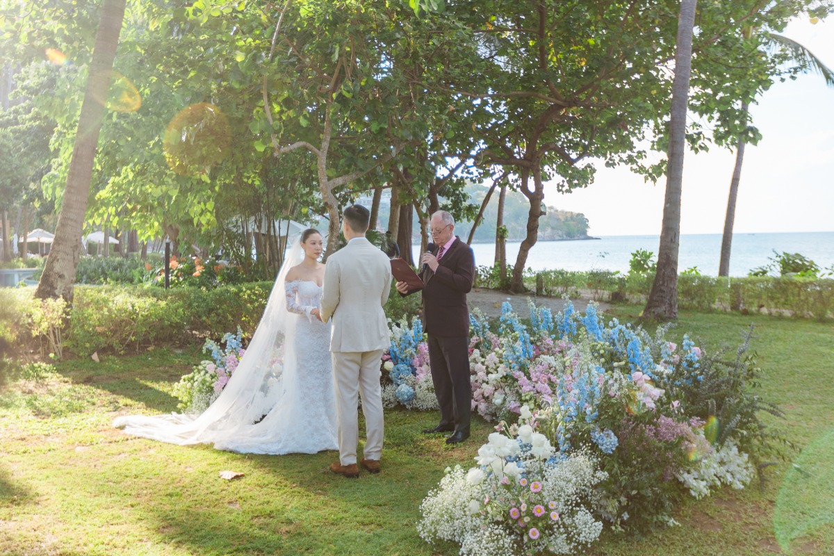 pops of blue floral arrangements
