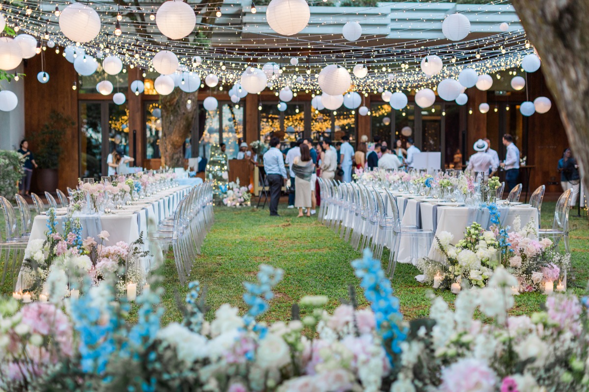 banquet tables
