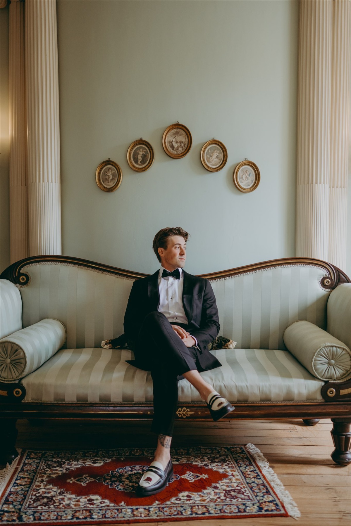 first-look-with-dad-and-bridal-party112-2